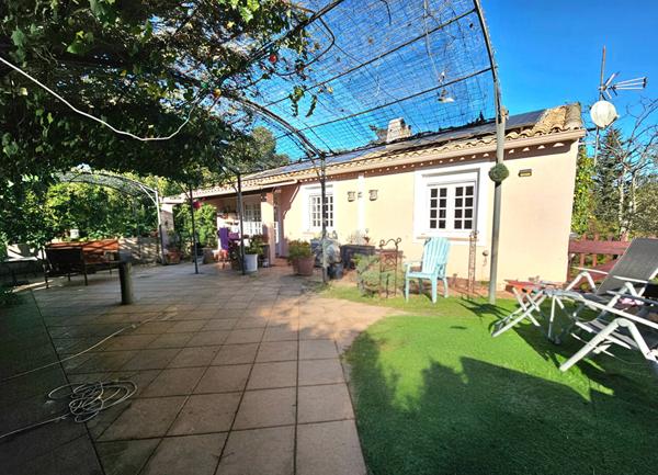 Villa 234m² , plain-pied avec piscine, vue dégagée , Cadre campagne à cuers