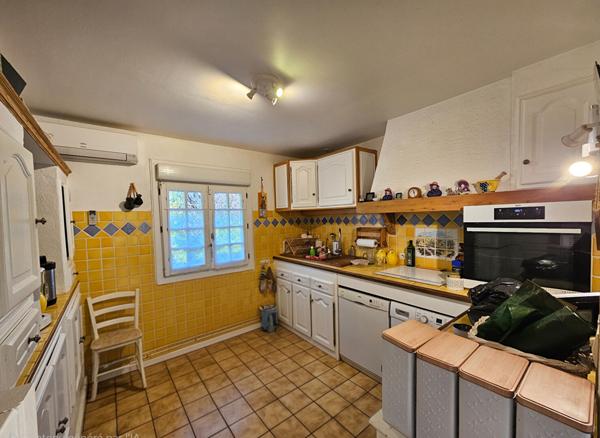 Villa 234m² , plain-pied avec piscine, vue dégagée , Cadre campagne à cuers