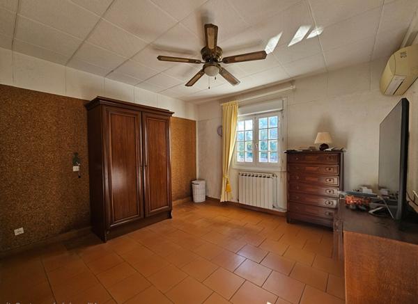 Villa 234m² , plain-pied avec piscine, vue dégagée , Cadre campagne à cuers