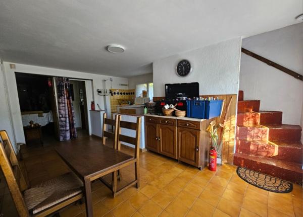 Villa 234m² , plain-pied avec piscine, vue dégagée , Cadre campagne à cuers