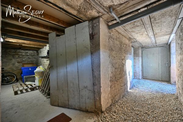 Maison de village avec extérieur à SAIN BEL (69)