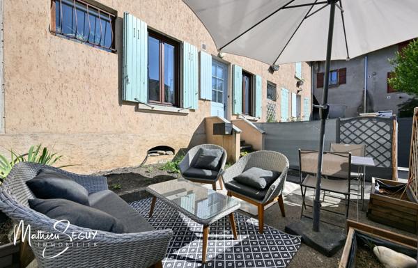 Maison de village avec extérieur à SAIN BEL (69)