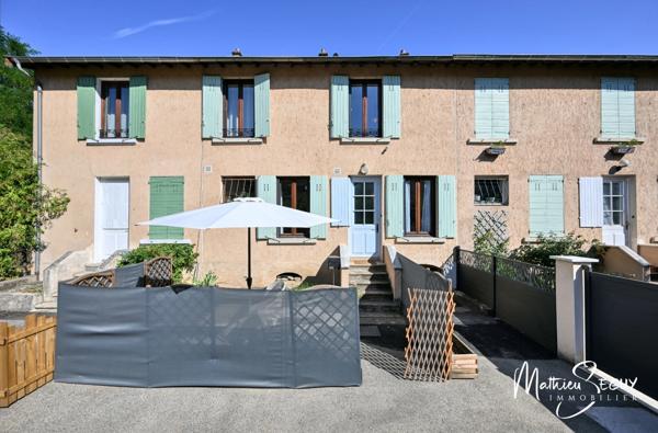 Maison de village avec extérieur à SAIN BEL (69)