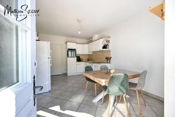 Maison de village avec extérieur à SAIN BEL (69)