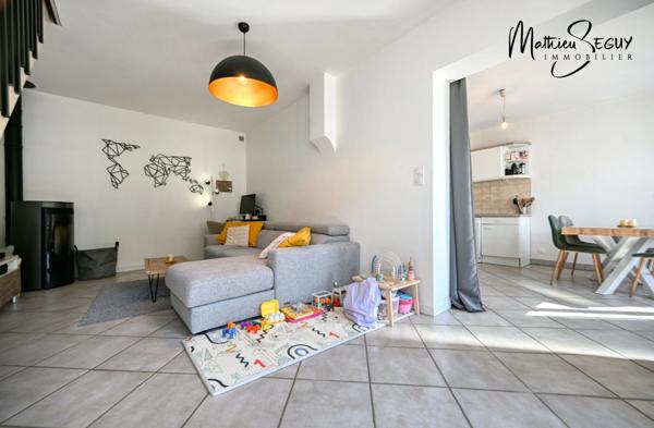 Maison de village avec extérieur à SAIN BEL (69)
