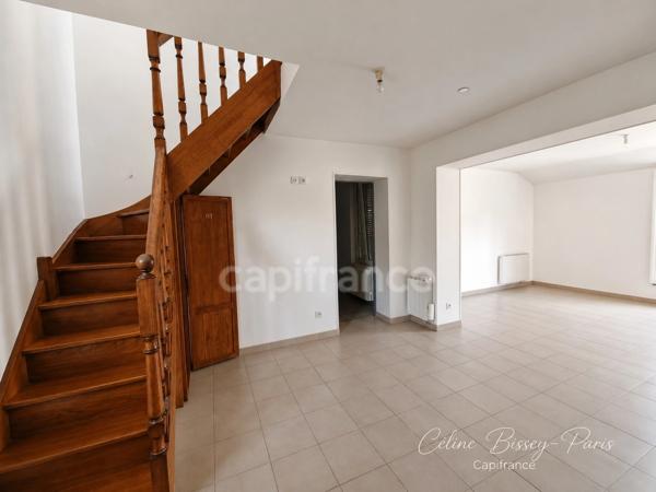 SPÉCIAL INVESTISSEURS 1 maison, 2 appartements, 1 revenu immédiat !