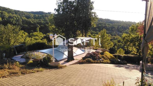 Maison de plain-pied avec vue dominante dans un environnement exceptionnel