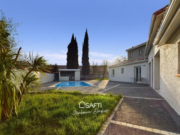 Magnifique Familiale 4 chambres, 1 bureau, piscine et garage !! Proximité Bus et accès rocade