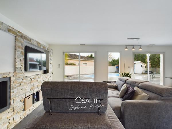 Magnifique Familiale 4 chambres, 1 bureau, piscine et garage !! Proximité Bus et accès rocade