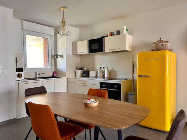 Appartement t3 double terrasse et place de parking