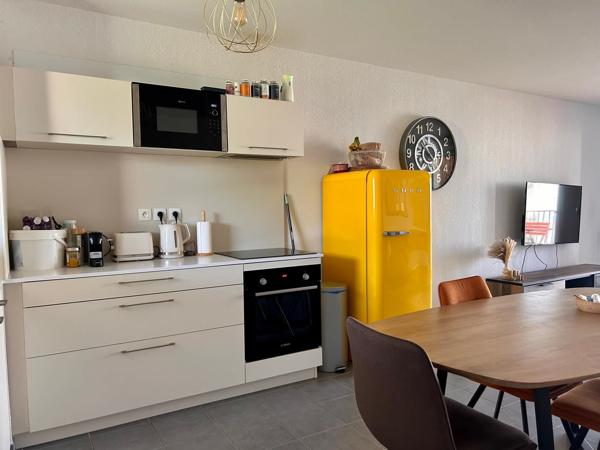 Appartement t3 double terrasse et place de parking