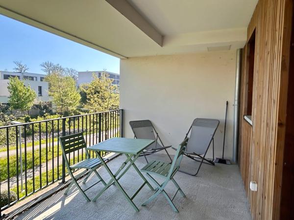 Appartement t3 double terrasse et place de parking