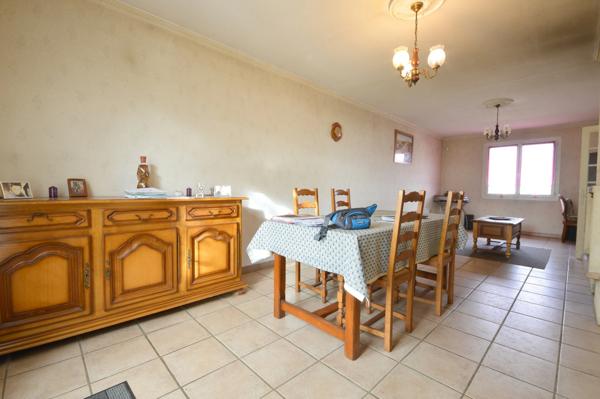 Maison 3 pièces + véranda + grand garage