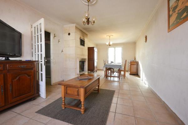 Maison 3 pièces + véranda + grand garage