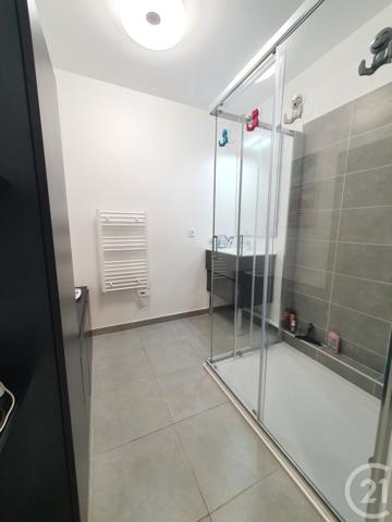 Appartement F3 à vendre  3 pièces - 63 m2 L ISLE ADAM - 95
