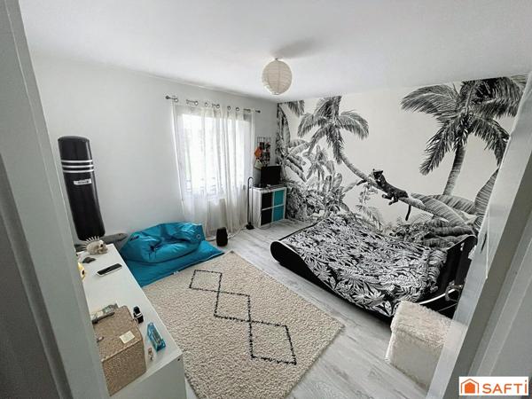 EXCEPTIONNEL !!! DANS LA COMMUNE DE MARTILLAC MAISON RECENTE 159 M2 AVEC PISCINE ET SPA