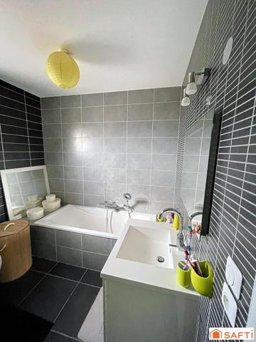 EXCEPTIONNEL !!! DANS LA COMMUNE DE MARTILLAC MAISON RECENTE 159 M2 AVEC PISCINE ET SPA