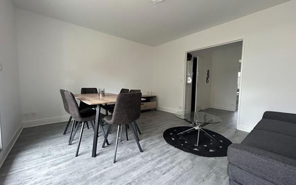 Appartement à louer    3 pièces •  Mer