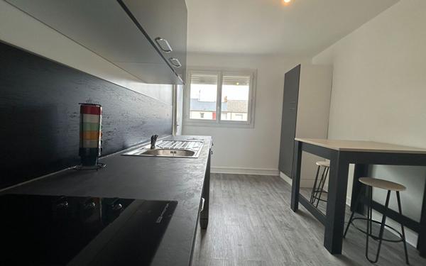 Appartement à louer    3 pièces •  Mer