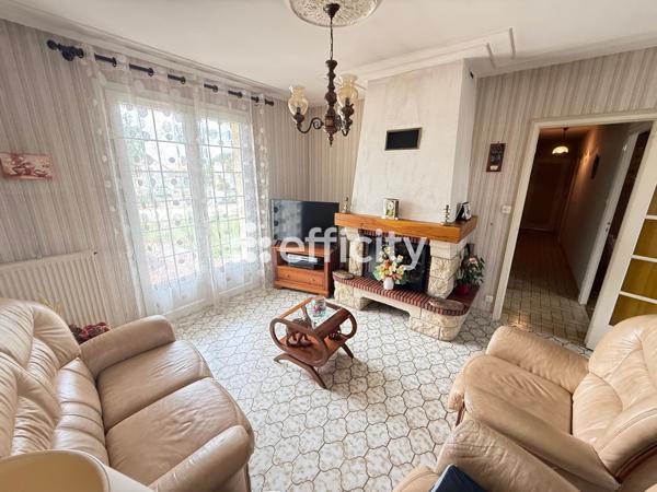 Maison
         5 pièces
        - 103 m²