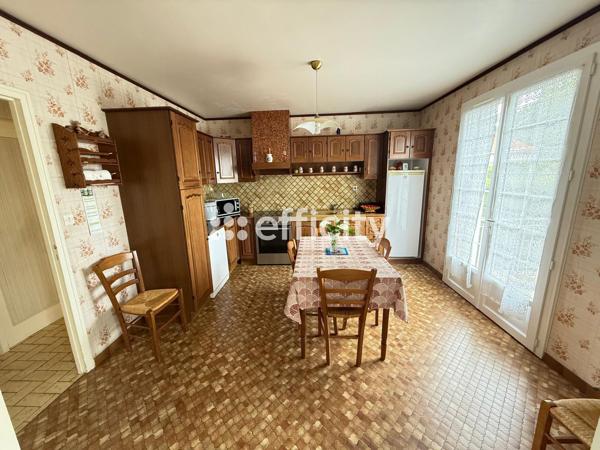Maison
         5 pièces
        - 103 m²