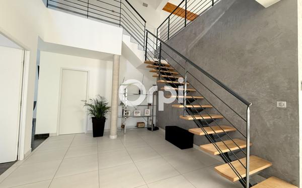 Maison à vendre    5 pièces • 287 m2 Montberon