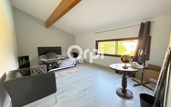 Maison à vendre    5 pièces • 287 m2 Montberon