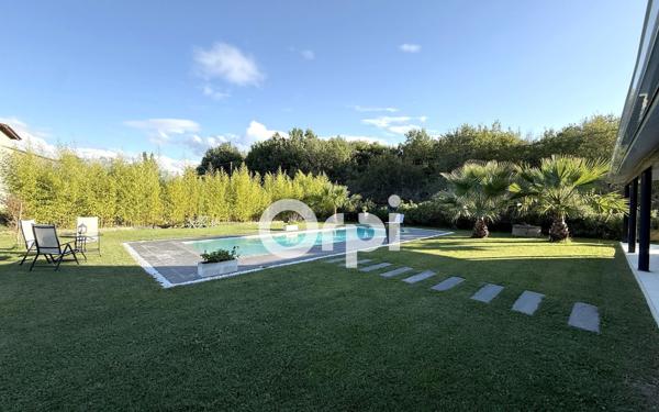 Maison à vendre    5 pièces • 287 m2 Montberon