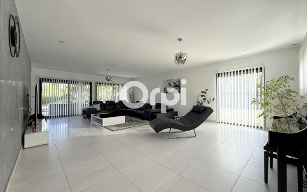 Maison à vendre    5 pièces • 287 m2 Montberon