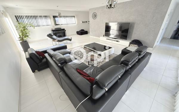 Maison à vendre    5 pièces • 287 m2 Montberon