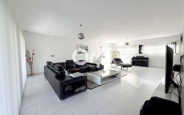 Maison à vendre    5 pièces • 287 m2 Montberon