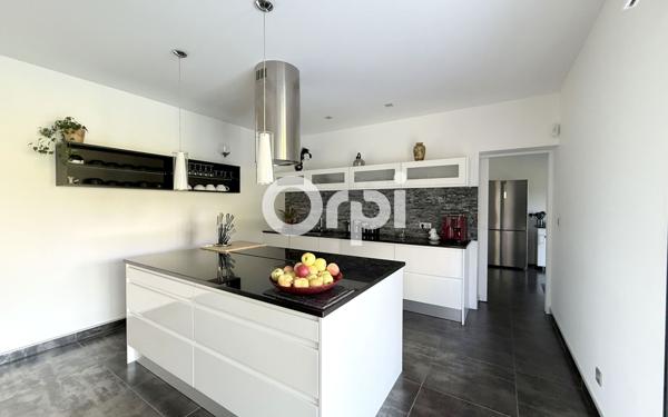 Maison à vendre    5 pièces • 287 m2 Montberon