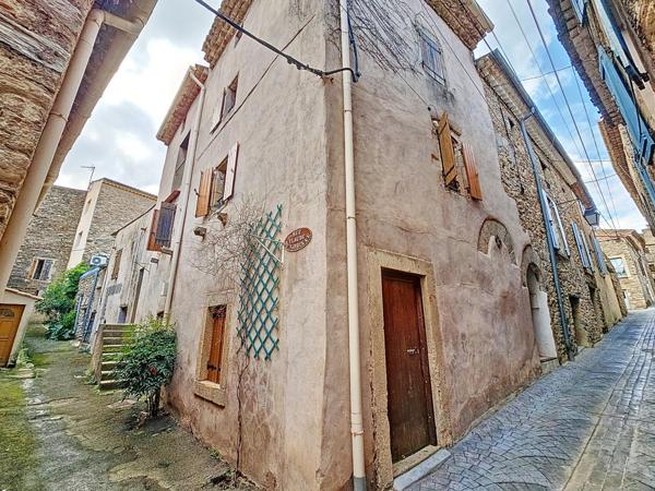 Maison de caractère avec terrasse et caves – Faugères (34600)