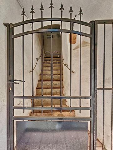 Maison de caractère avec terrasse et caves – Faugères (34600)
