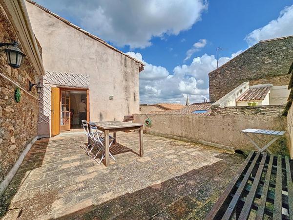 Maison de caractère avec terrasse et caves – Faugères (34600)
