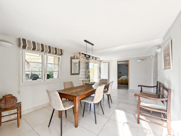 ERA PROVAIX maison Bouc Bel Air 7 pièces 161m2