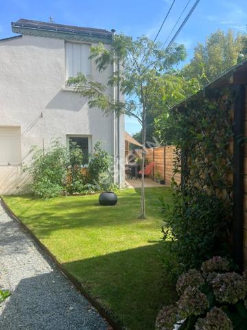 QUARTIER PAUL BERT - TOURS - Maison rénovée 5 pièces 68 m2 avec 2 chambres, jardinet et terrasse