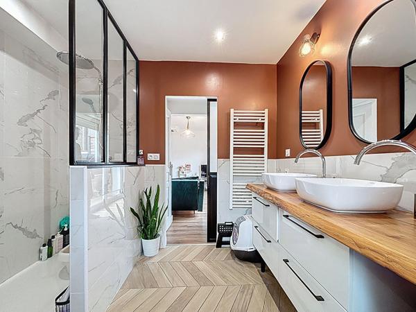 QUARTIER PAUL BERT - TOURS - Maison rénovée 5 pièces 68 m2 avec 2 chambres, jardinet et terrasse