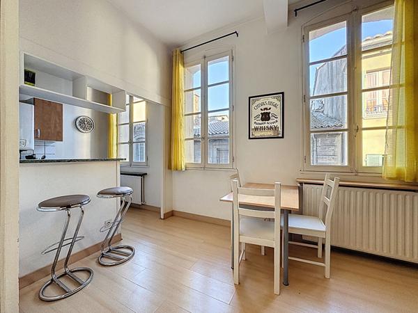 Appartement T1 meublé ? Intra-muros, proche des Halles