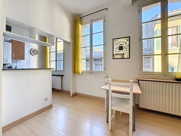 Appartement T1 meublé ? Intra-muros, proche des Halles