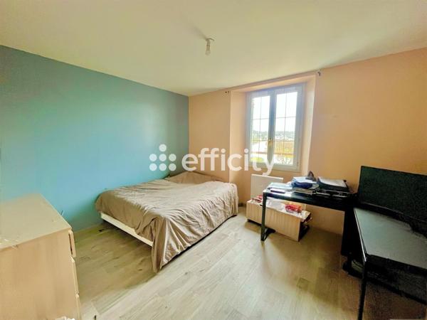 Maison
         7 pièces
        - 245 m² Exclusivité 300 000 € *