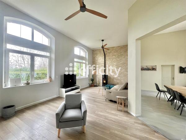 Maison
         7 pièces
        - 245 m² Exclusivité 300 000 € *