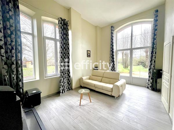 Maison
         7 pièces
        - 245 m² Exclusivité 300 000 € *