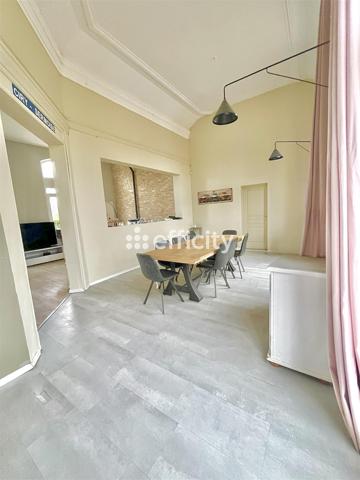 Maison
         7 pièces
        - 245 m² Exclusivité 300 000 € *