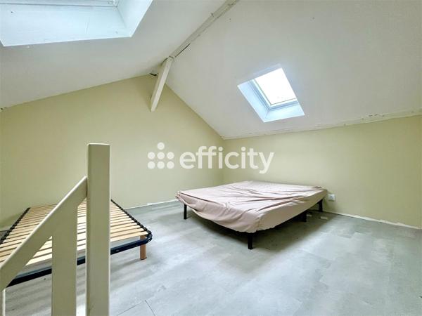 Maison
         7 pièces
        - 245 m² Exclusivité 300 000 € *