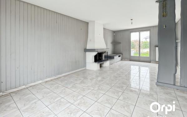 Maison à vendre    6 pièces •  Pontpoint