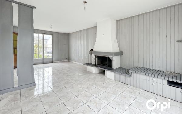 Maison à vendre    6 pièces •  Pontpoint