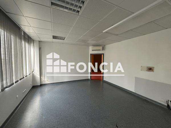 Location Local commercial 3 pièces - Bihorel 76420