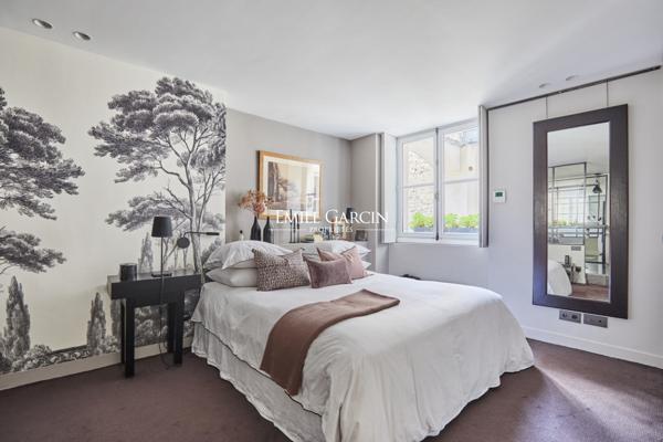 A vendre - appartement - 111 m² - Paris - 75007 - Invalides  - Balcon