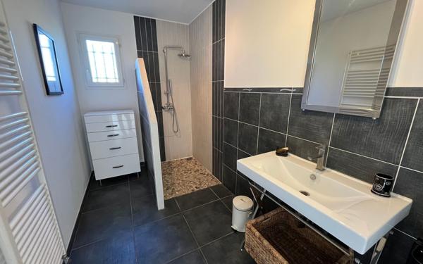 Maison à vendre    7 pièces •  Le Thor